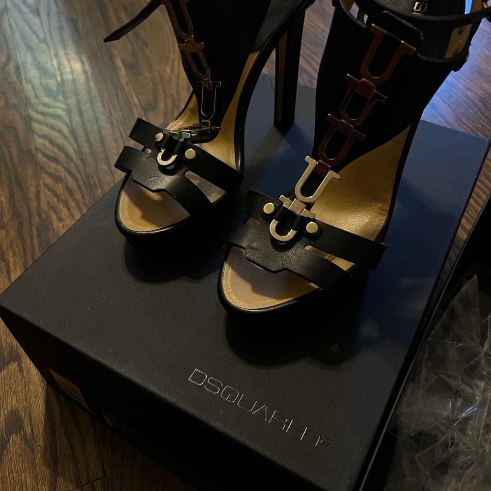 Vintage Dsquared Black Heels with Gold Accents - Picture 6 of 7